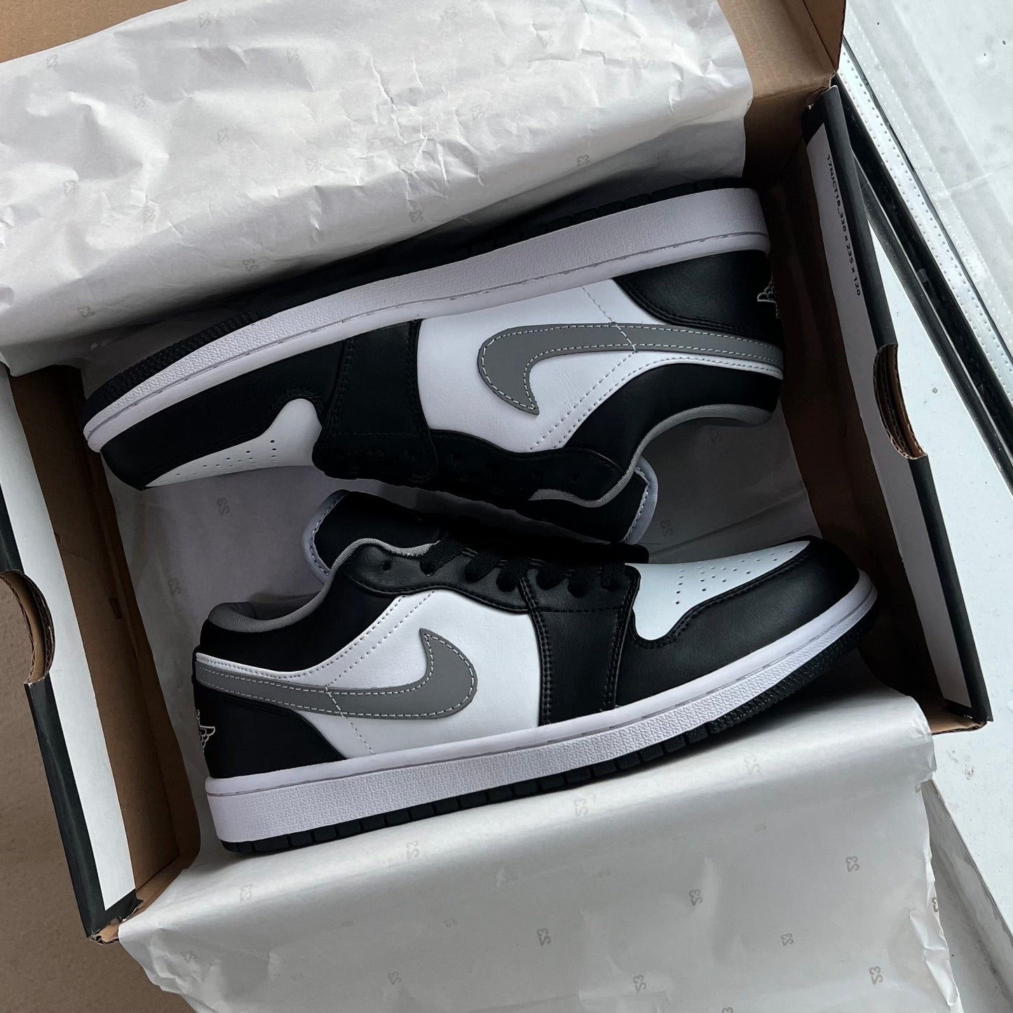 AJ 1 Low “Black/Particle Grey”