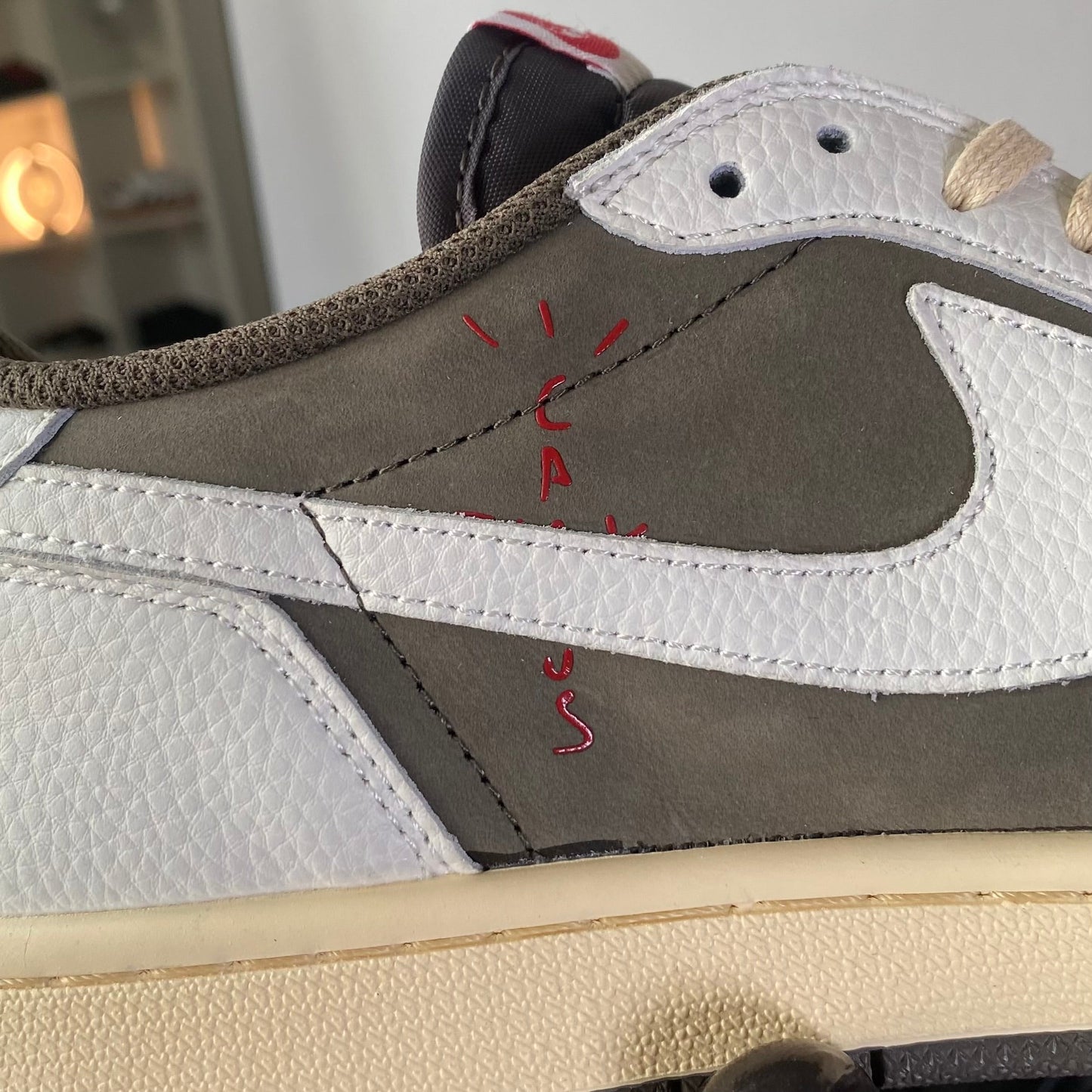 Travis Scott x Jordan 1 Low “Reverse Mocha”