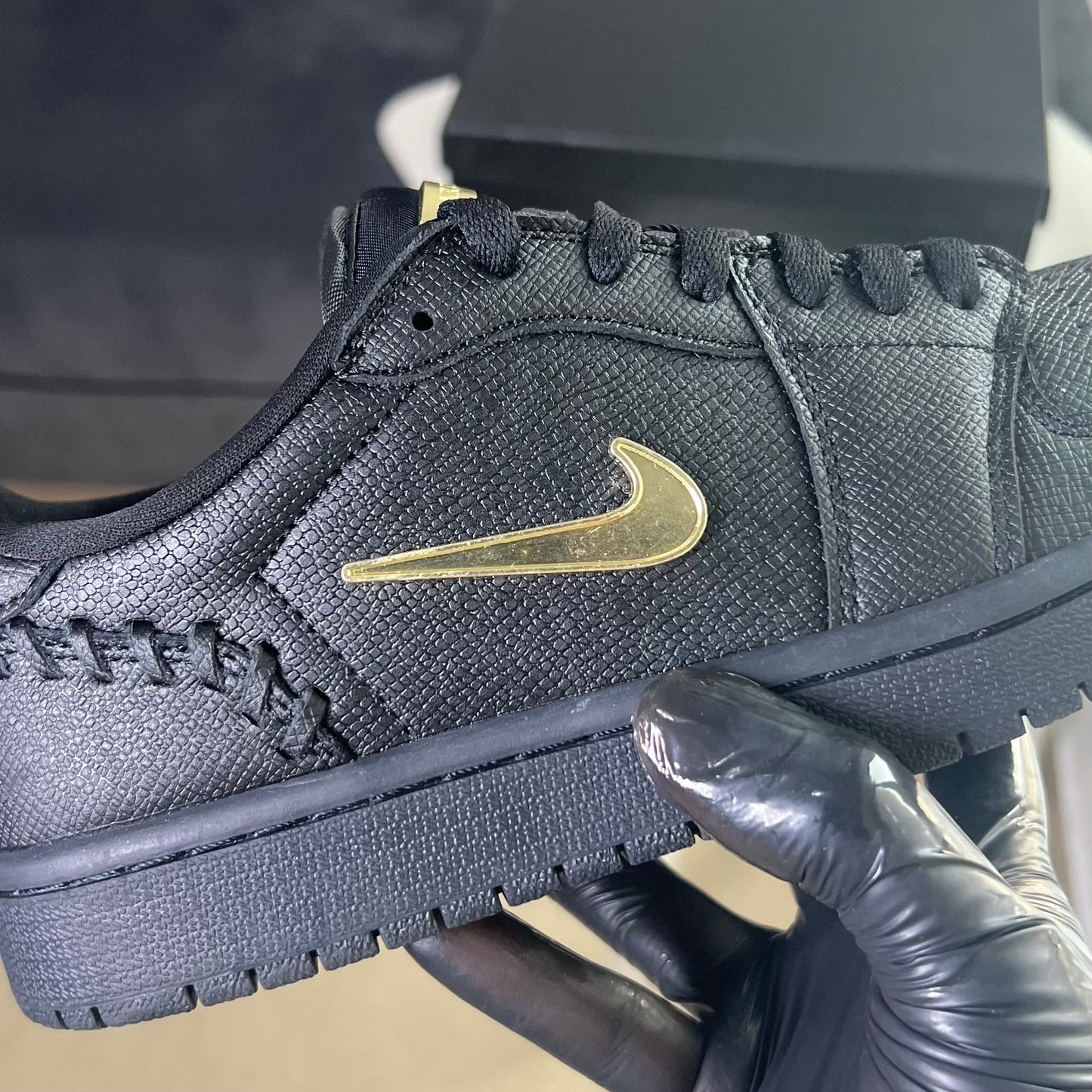 Jordan 1 Low Method of Make “Black Metallic Gold”