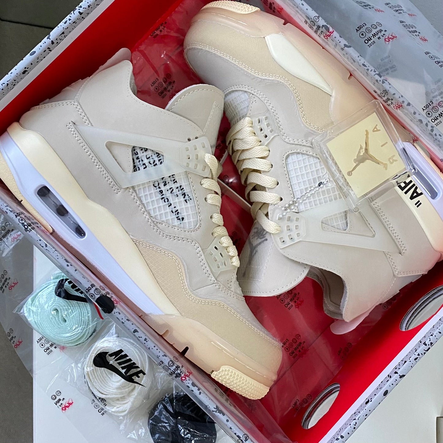 Air Jordan 4 “Off White”