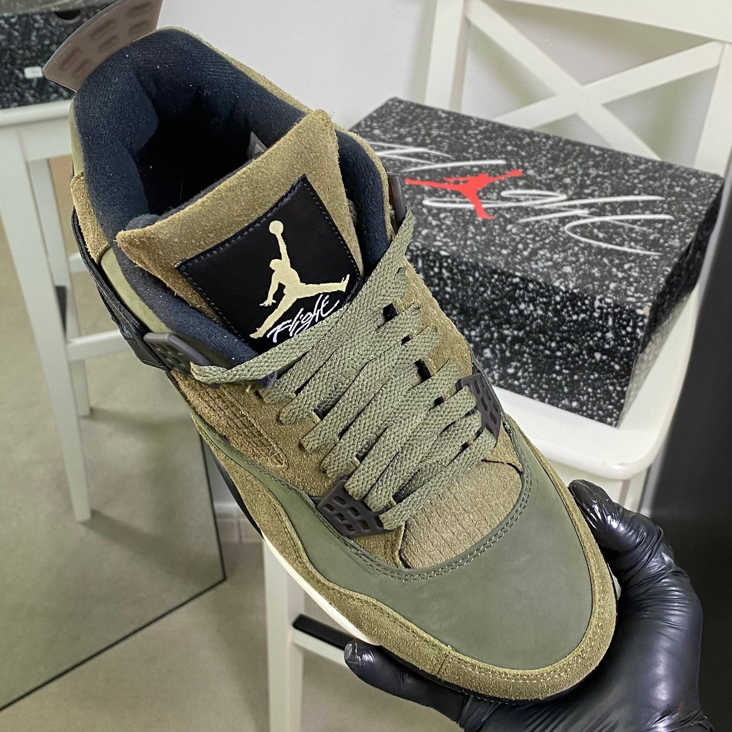 Air Jordan 4 Craft “Medium Olive”