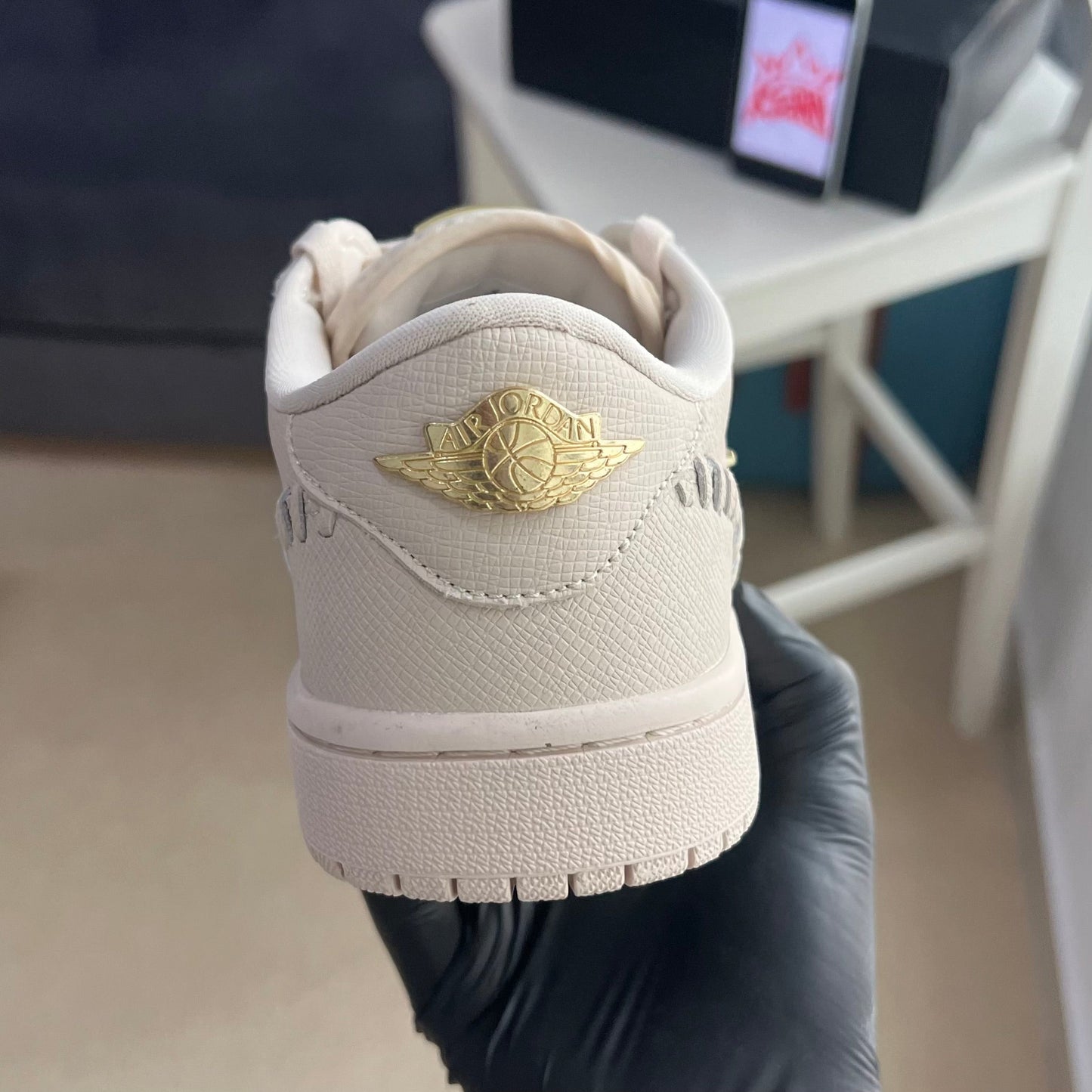 Jordan 1 Low Method of Make “Legend Light Brown”