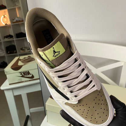 Travis Scott x Jordan 1 Low Golf “Neutral Olive”