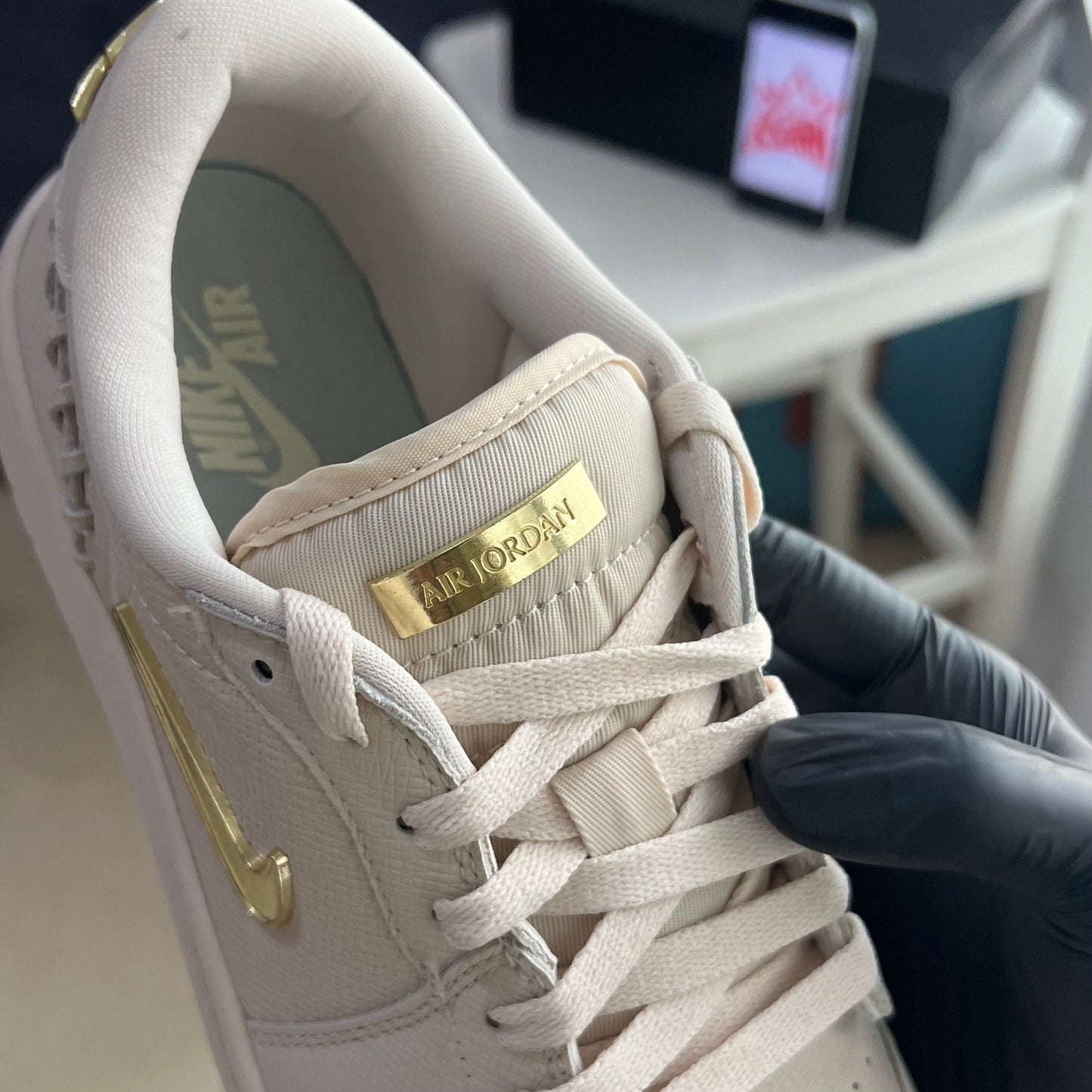 Jordan 1 Low Method of Make “Legend Light Brown”