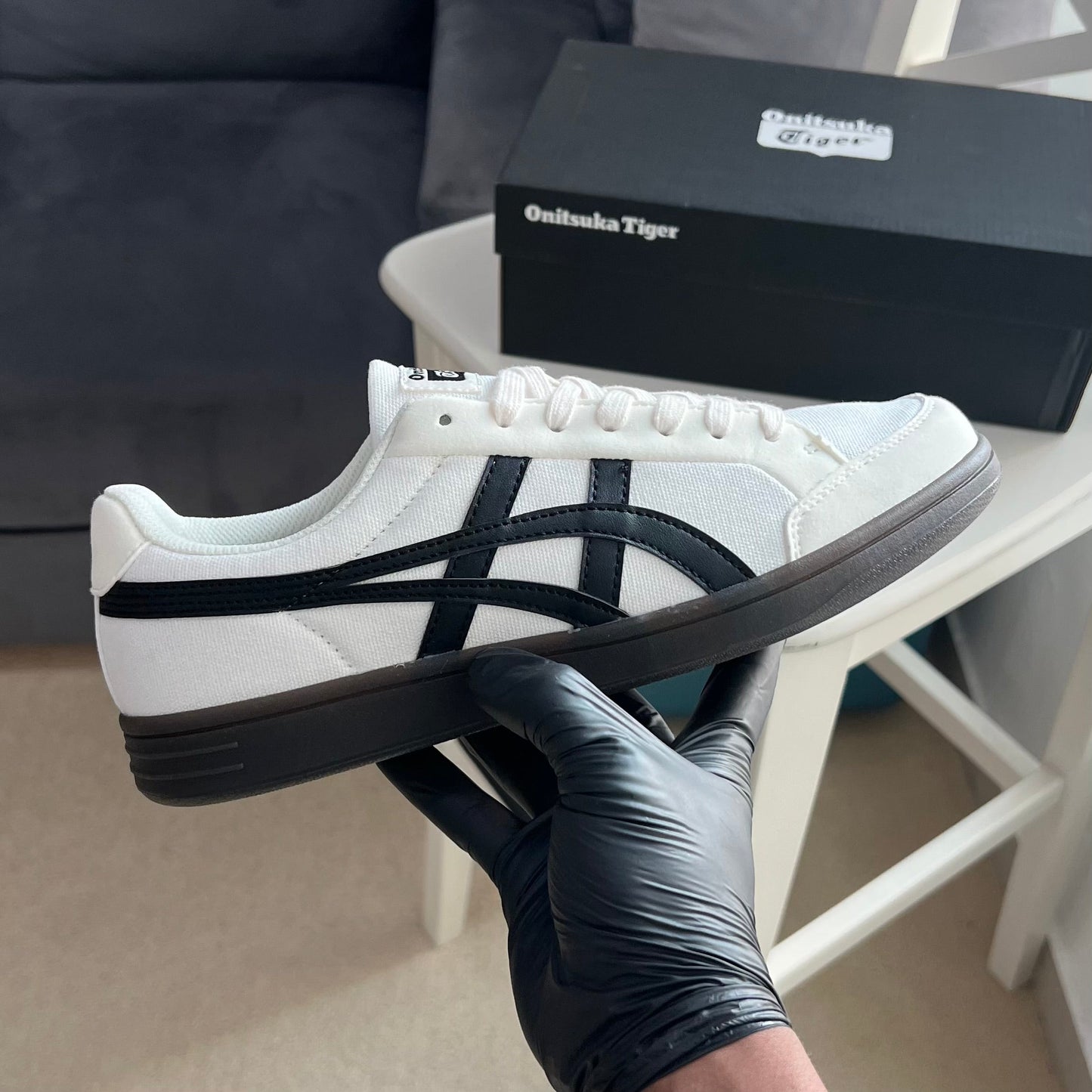 Onitsuka Tiger Advanti “Cream White Black”