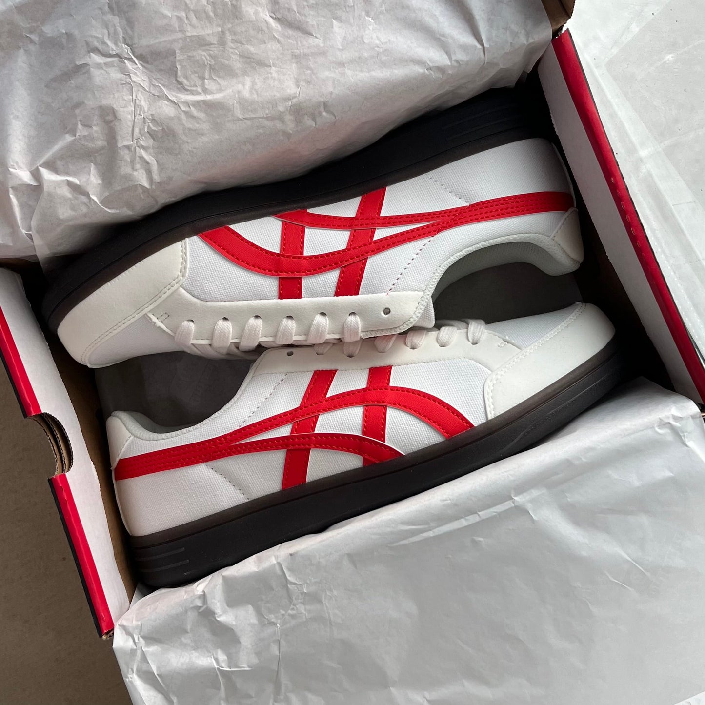 Onitsuka Tiger Advanti “Cream White Red”