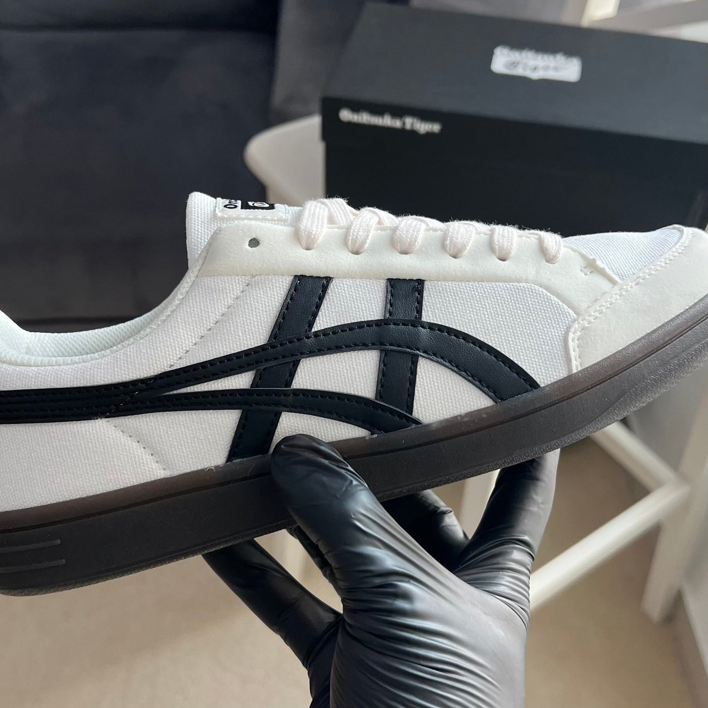 Onitsuka Tiger Advanti “Cream White Black”